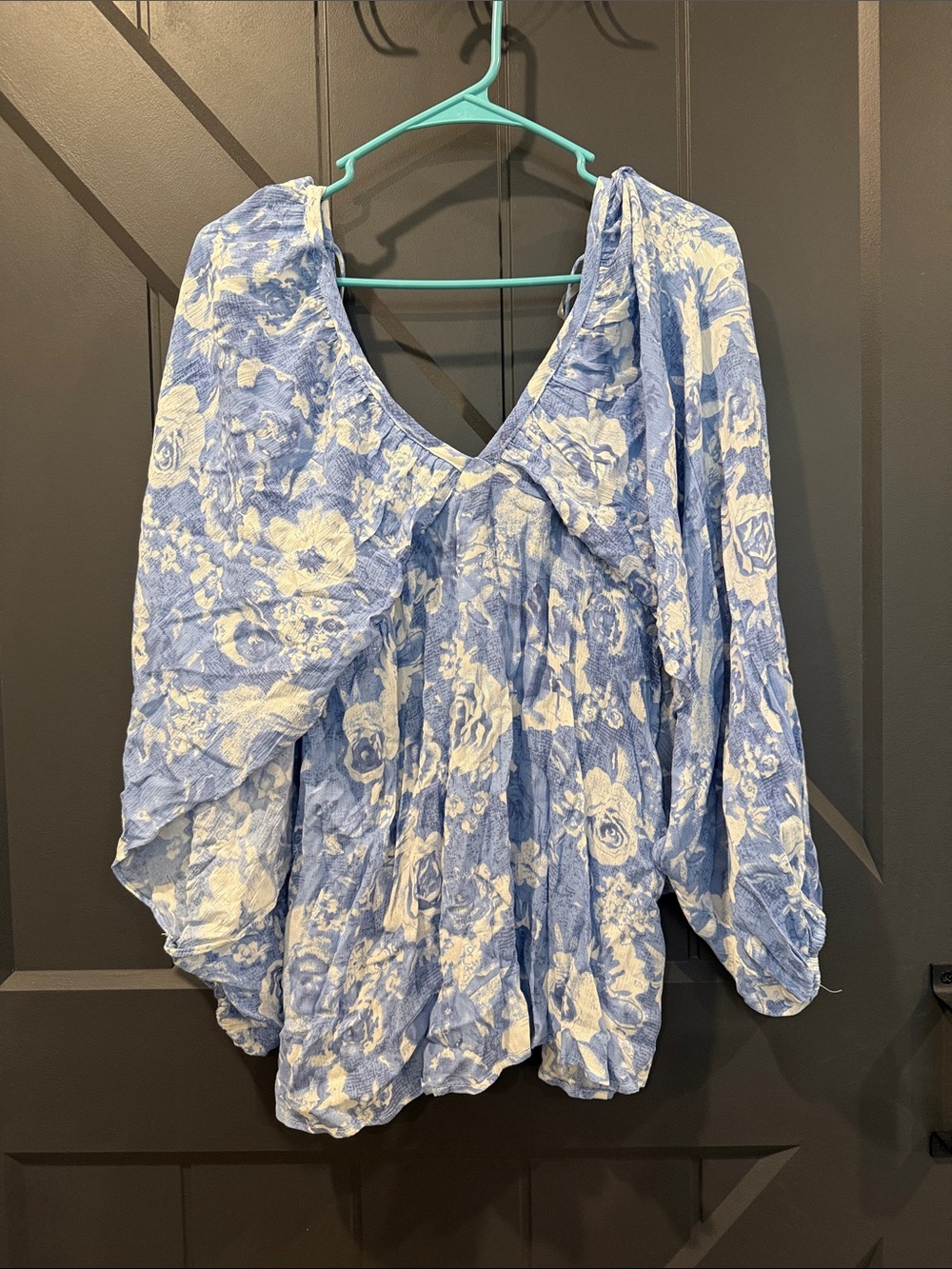 Buckle Blue & White Floral V-Neck Tunic